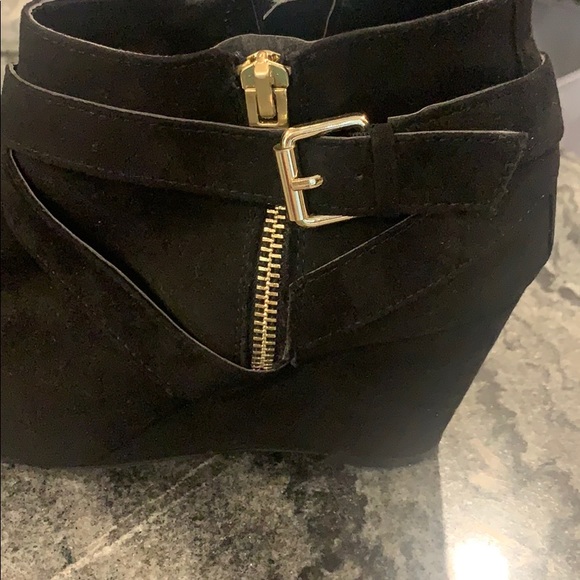 Zip up wedge booties - Picture 2 of 4